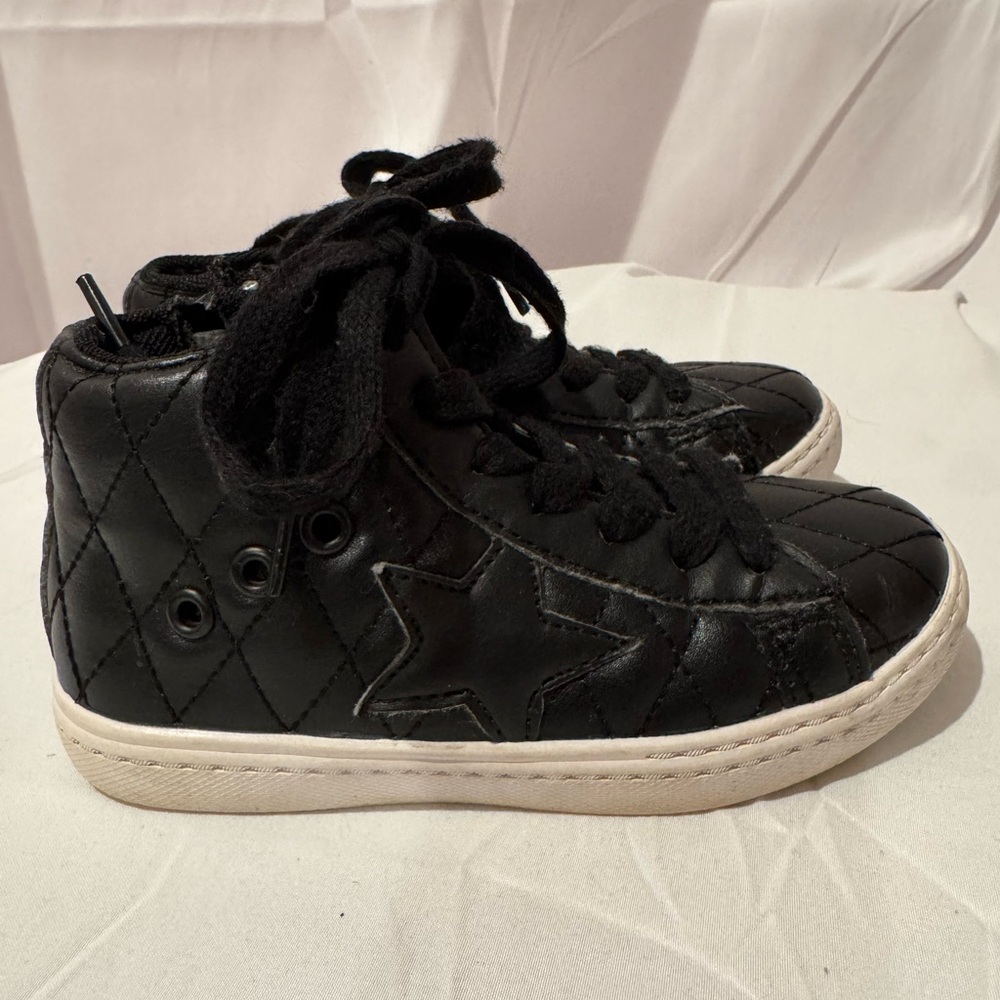 Hoo Toddler Stylish Black Quilted Kids Sneakers size 10